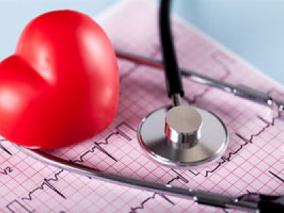 Ученые: при остановке сердца в общественном месте мужчинам помогают чаще, чем женщинам